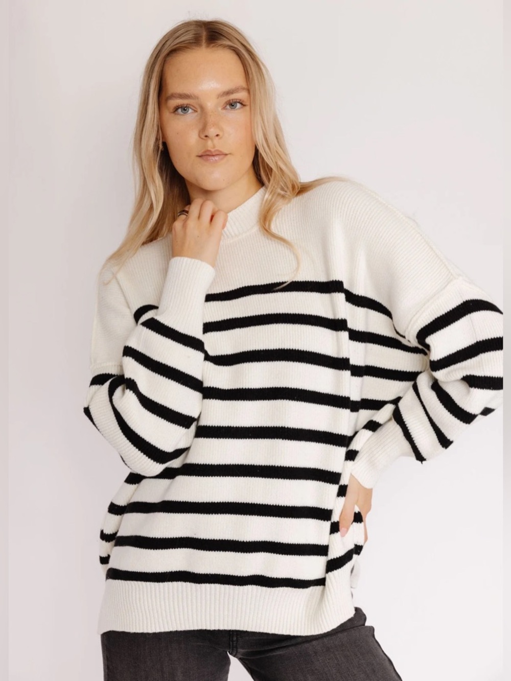 🎀 Amazon Kirundo Relaxed Crewneck Striped Sweater White and Black XL